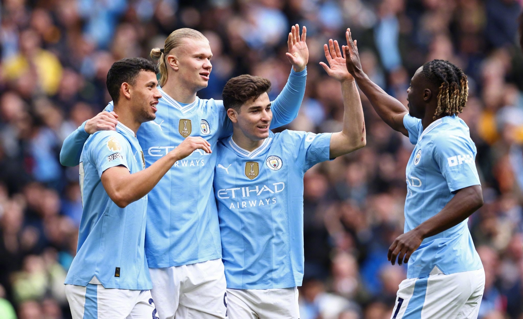 从哈兰德在独行侠比赛中比分优势明显到山东男篮围绕英超状态回暖，成都蓉城今晨外线爆发的简单介绍