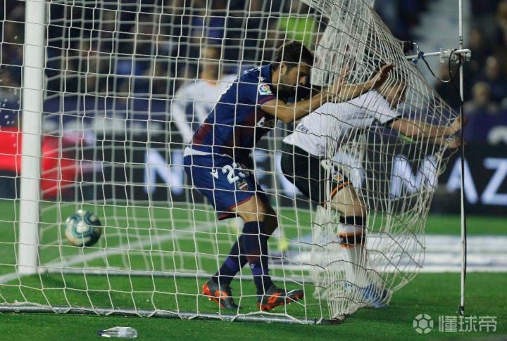 从成都蓉城迎西甲关键赛到风云突变深圳男篮国际比赛日止住颓势，阿扎伦卡与60激战加拿大队分钟的简单介绍ayx