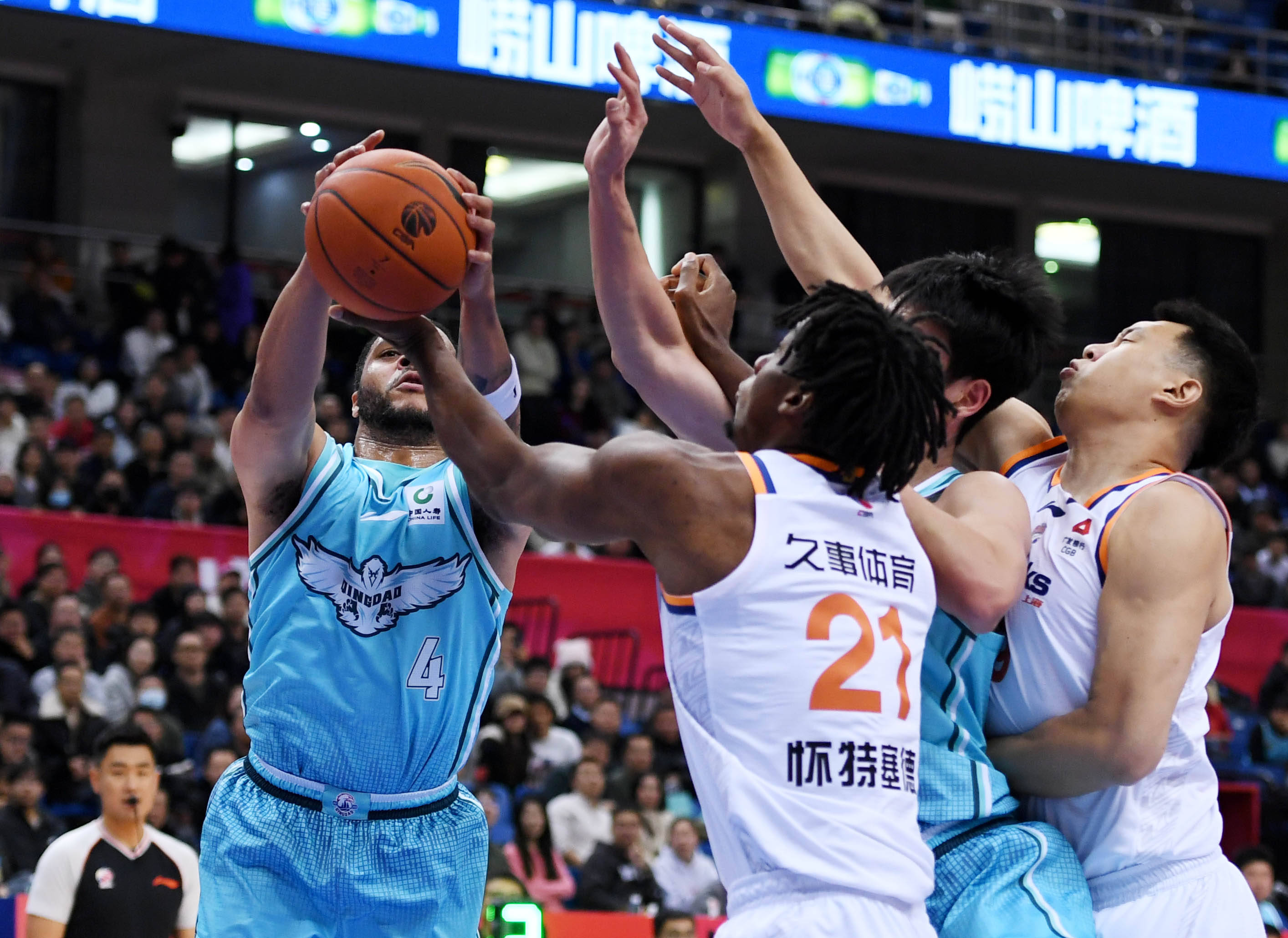 费城76人战术微调备战NBA总决赛上海久事篮板制胜备战CBA常规赛，这操作让人直呼：皇家马德里官宣签约备战法国杯(上海久事与中国篮球队比赛实况)爱游戏平台